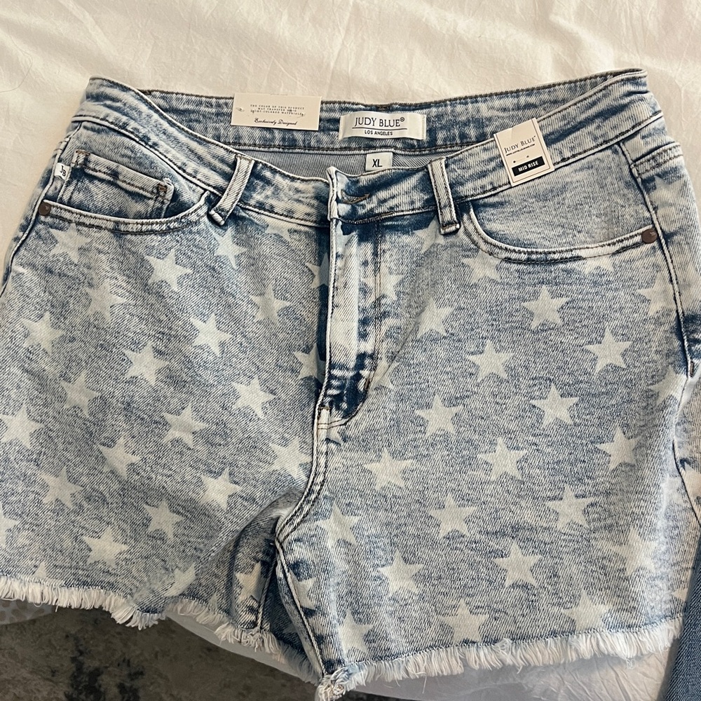 2 pair Judy Blue denim shirts L & XL - Picture 4 of 7